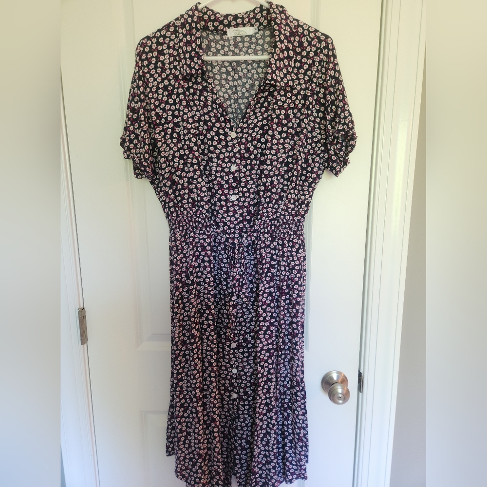 Midi button dress with floral print and waist tie - size M